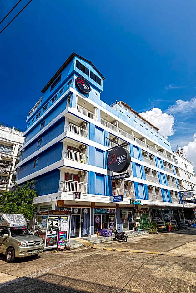 Hotel Baya Phuket - Rooftop Pool, Next to Food Market & Steps to Beach