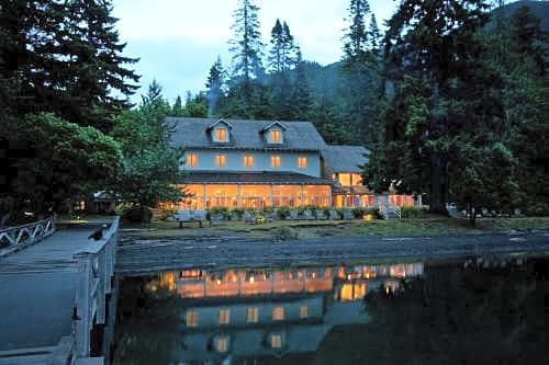 Lake Crescent Lodge