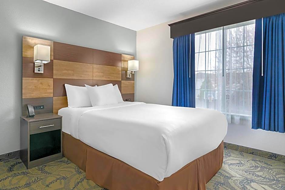 MainStay Suites Madison Airport