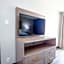 La Quinta Inn & Suites by Wyndham Dallas I-35 Walnut Hill