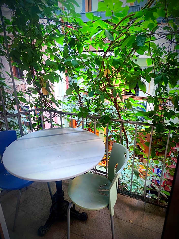 Mimoza İstiklal Apart Hotel