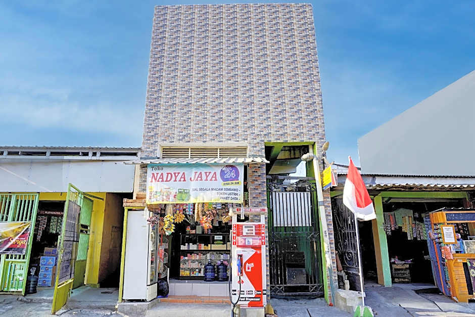 OYO Life 93061 Kost Vicky Syariah