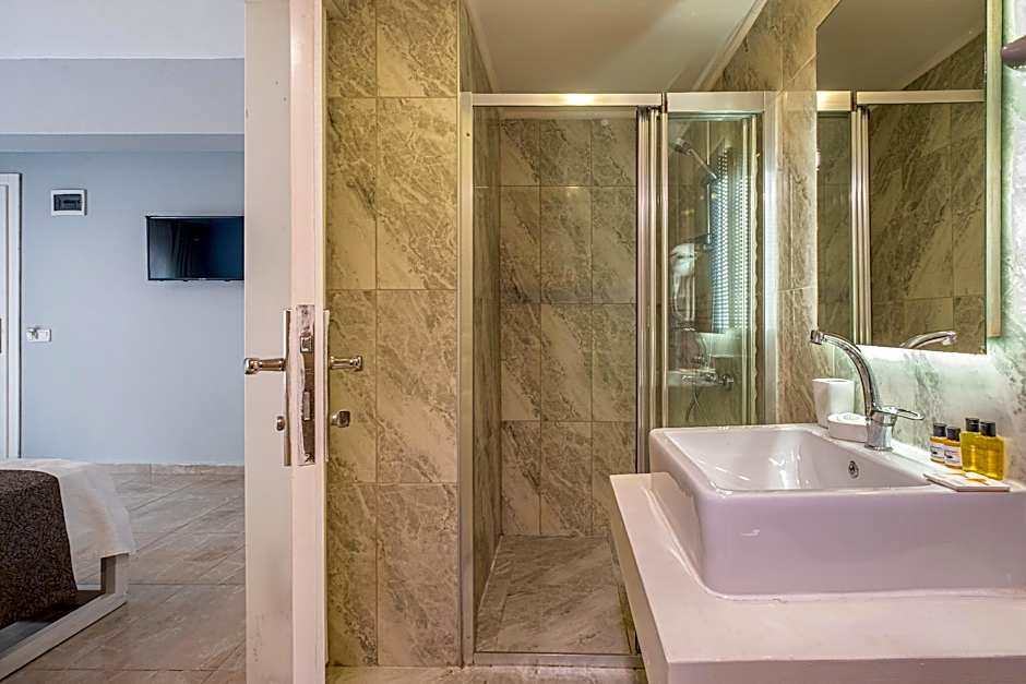 Himm Hotel