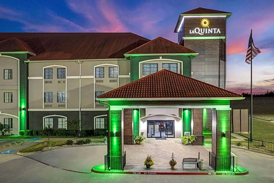 La Quinta Inn & Suites by Wyndham Alvarado