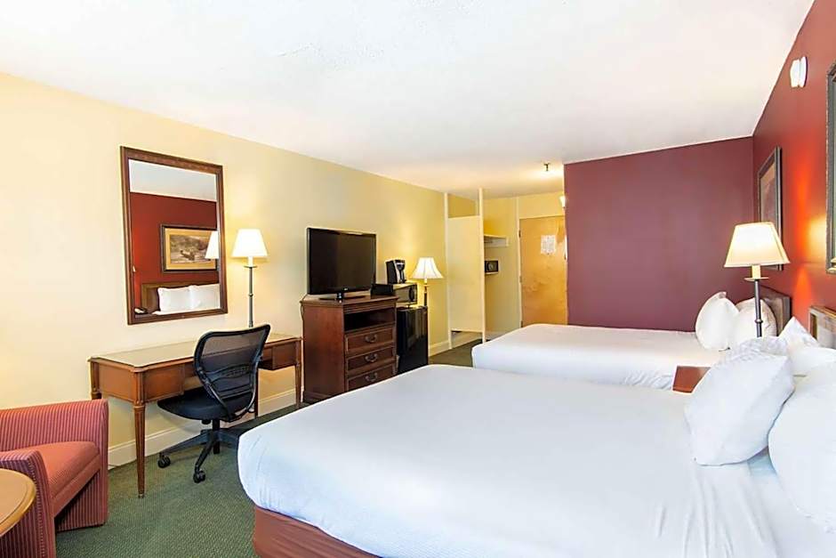 Fireside Inn & Suites Waterville
