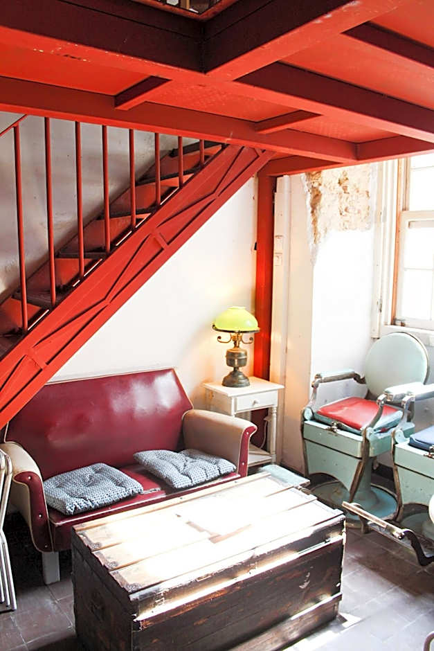 Alface Hall Hostel & Bar