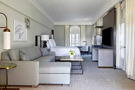 Veranda Suite King Bed