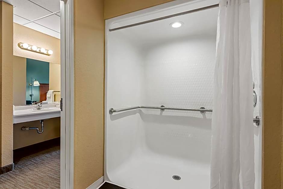 Beachfront Hotel Houghton Lake