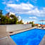Hotel Larimar