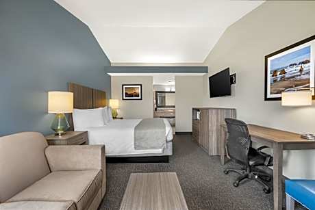 King Room with Roll-In Shower and Balcony - Disability/Non-Smoking