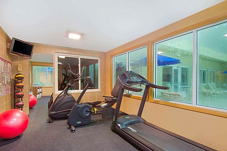 Days Inn by Wyndham Fremont