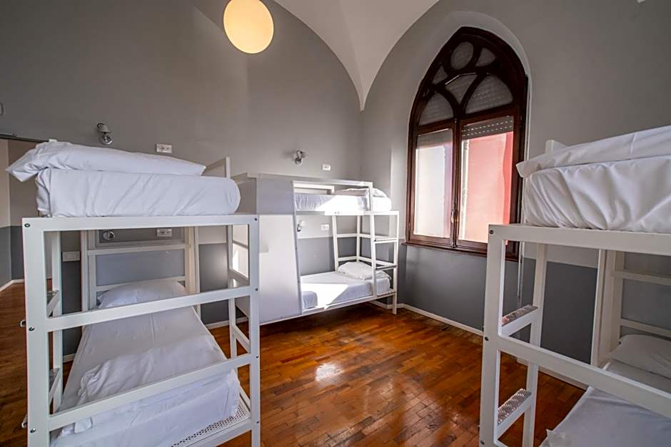 Babila Hostel & Bistrot