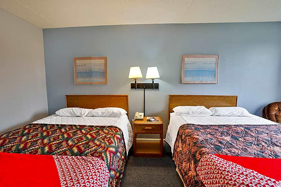 OYO Hotel Pipestone MN, Canterbury Park