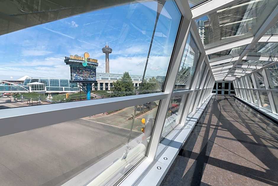 Wyndham Grand Fallsview Hotel