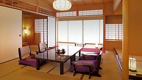 Japanese-Style Room with Shared Bathroom