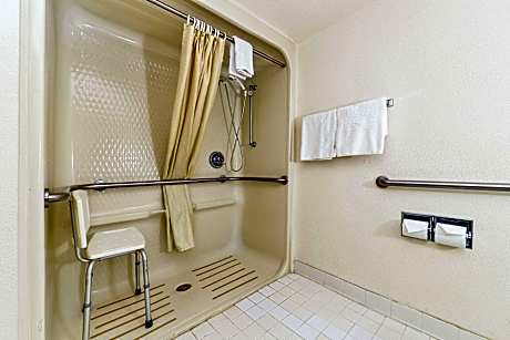 1 Double Bed Accessible