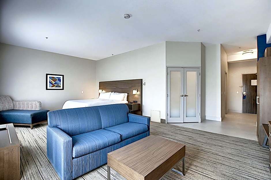 Holiday Inn Express Airport Calgary By IHG