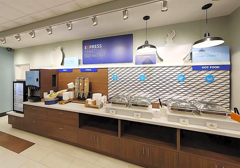 Holiday Inn Express & Suites Detroit Northwest - Livonia By IHG