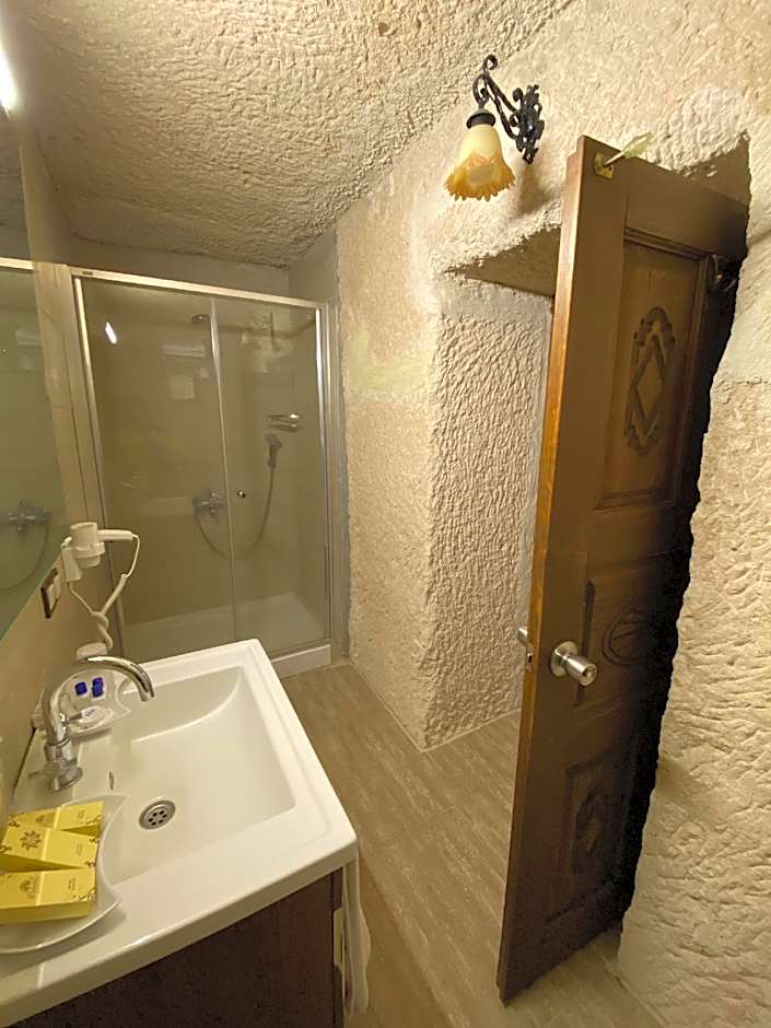 Burcu Cave Hotel