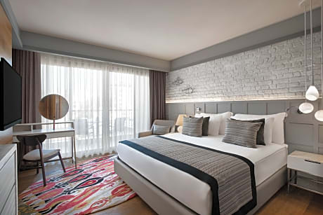 FAMILY SIDE SEA VIEW