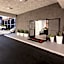 Canoga Hotel At Warner Center