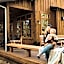 Lake Creek Lodge