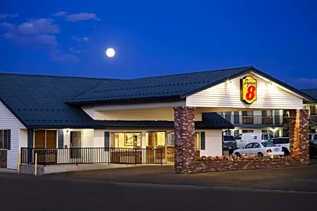 Super 8 by Wyndham Susanville