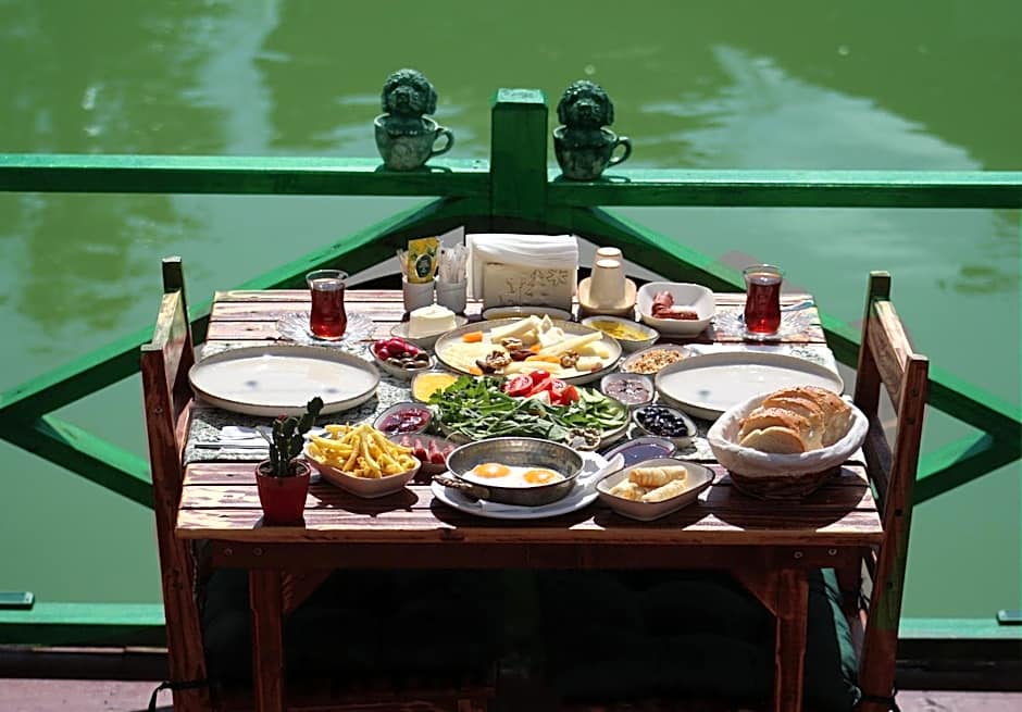 Karamazov Antik Otel