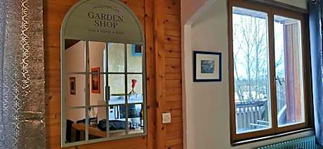 Meublé dans le Haut Doubs. Balcon. Espace, calme.