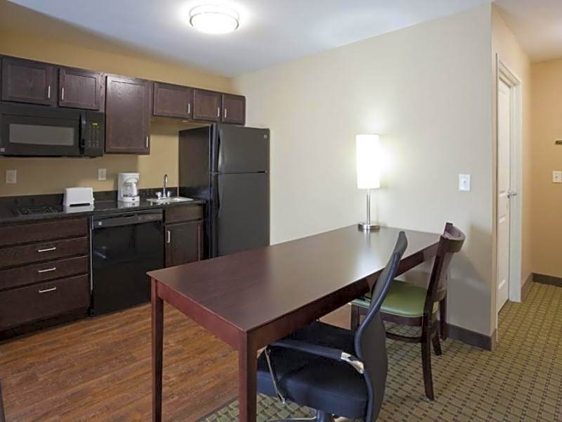 GrandStay Hotel & Suites Thief River Falls