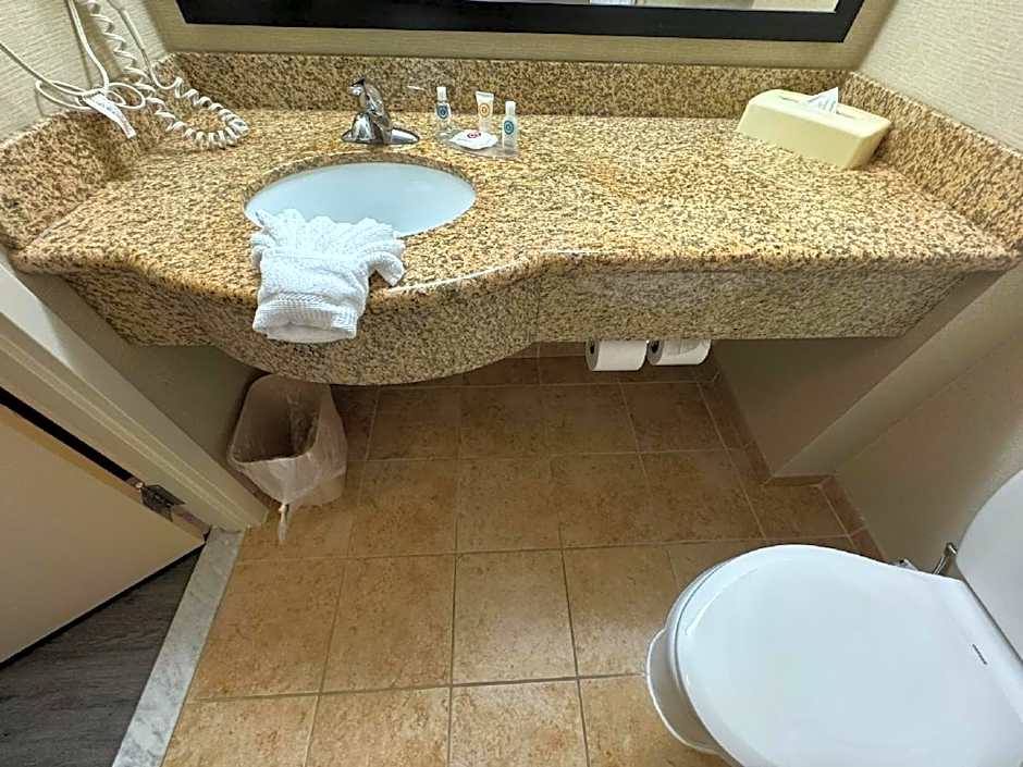 Comfort Inn & Suites Lexington Park near Pax River