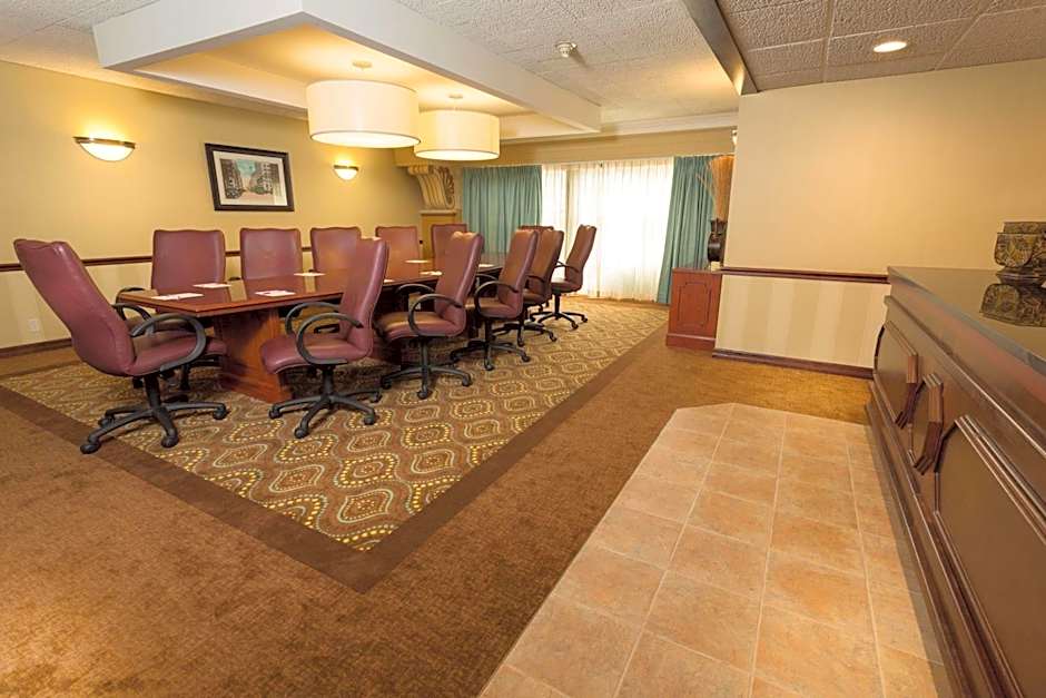 Pear Tree Inn St. Louis Convention Center