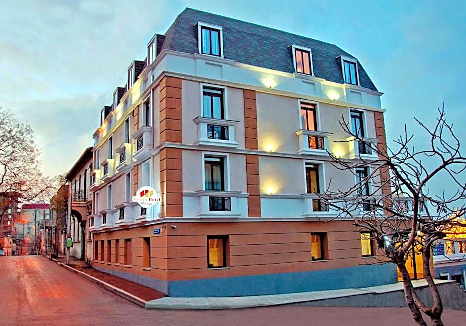 Urban Boutique Hotel