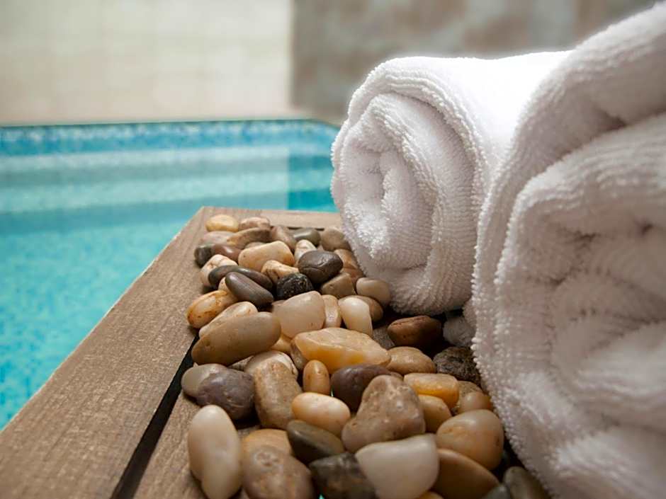 Хотел Аква Варвара - Минерални басейни и релакс