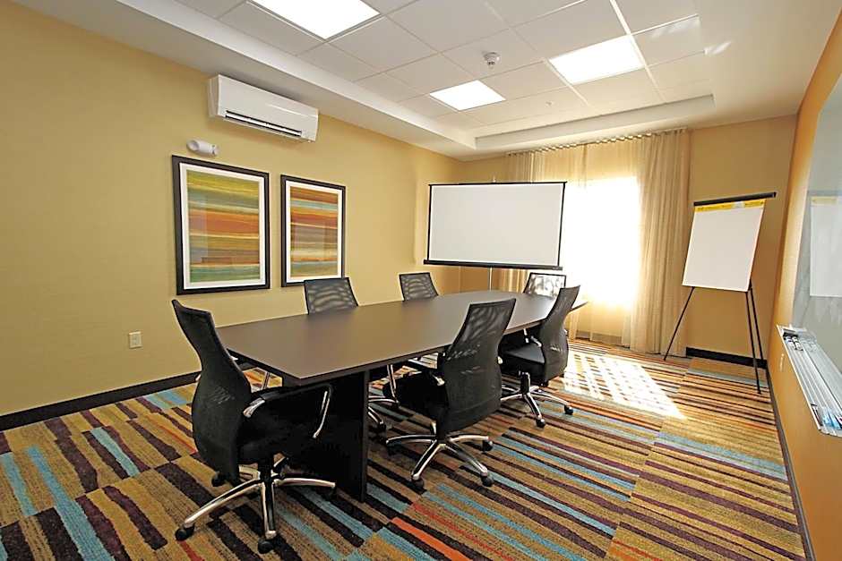 Fairfield Inn & Suites by Marriott London