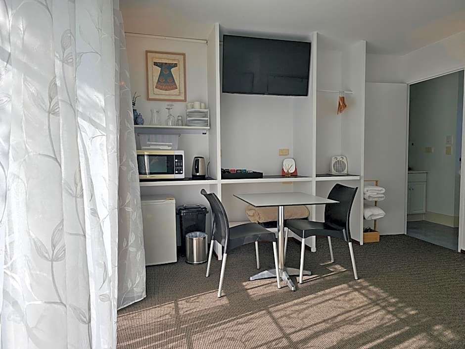 Albert Number 6 Motel