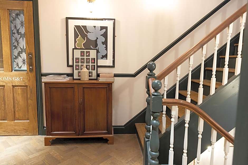 THE KNIGHT OF NOTTINGHILL