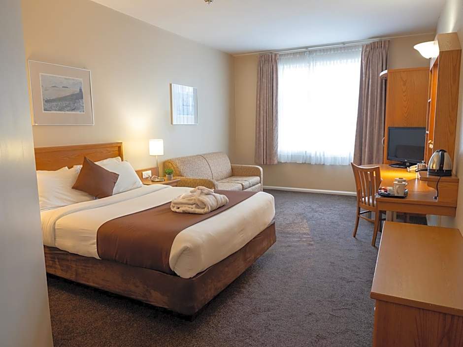 Photo 1 of 9 of Double Room