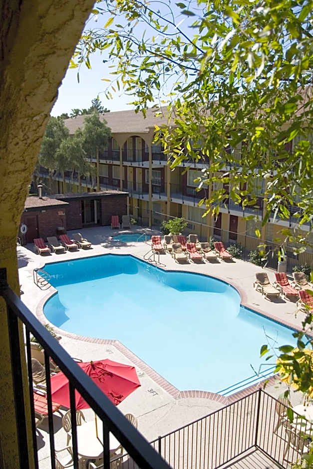 Mardi Gras Hotel & Casino