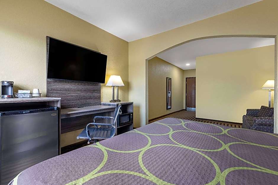 Super 8 by Wyndham Nixa/Springfield Area