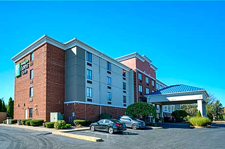 Holiday Inn Express Hotel & Suites Columbus Airport By IHG