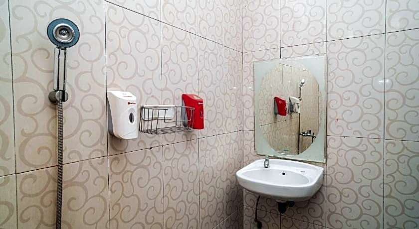 RedDoorz @ Jalan Bukit Keminting