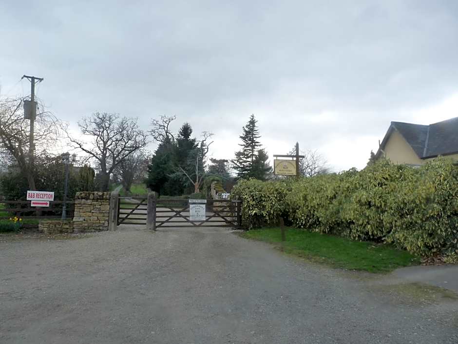 Oakenholt Farm Bed and Breakfast