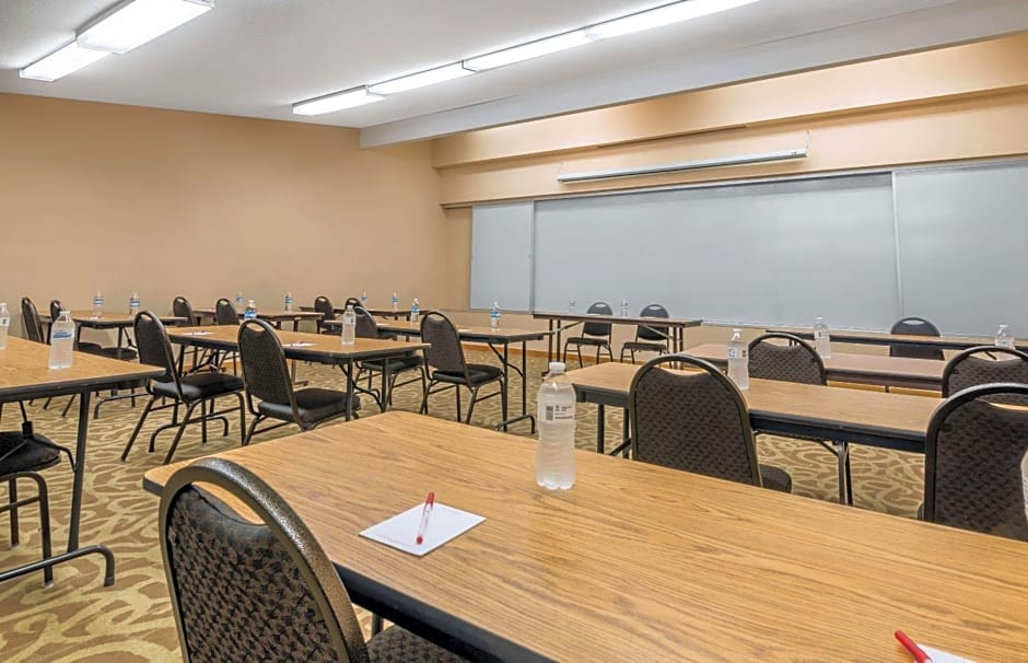 Ramada by Wyndham Columbus North