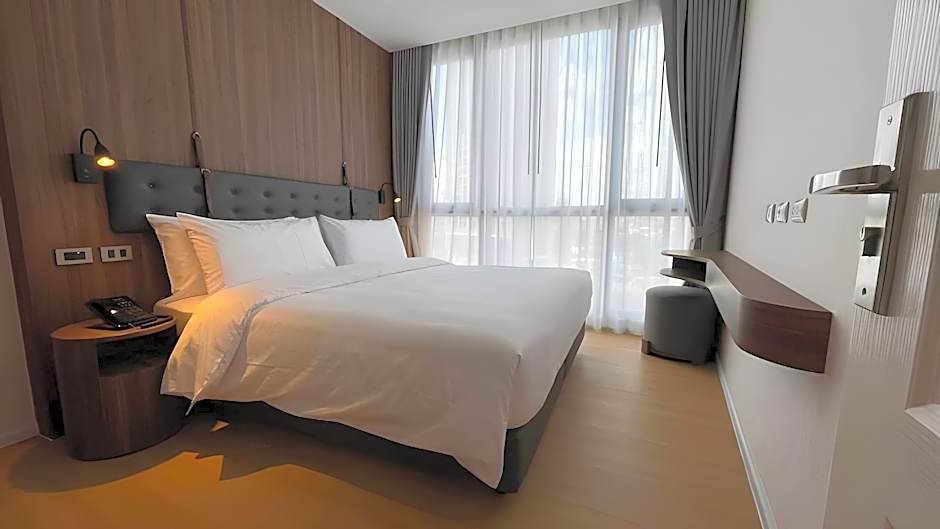 Oakwood Suites Tiwanon Bangkok