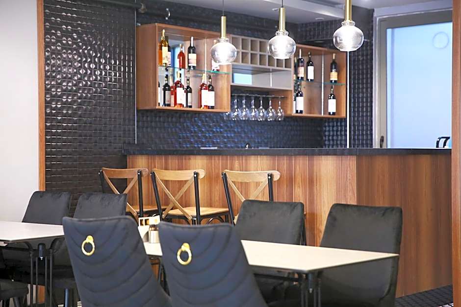 Mithras Hotel