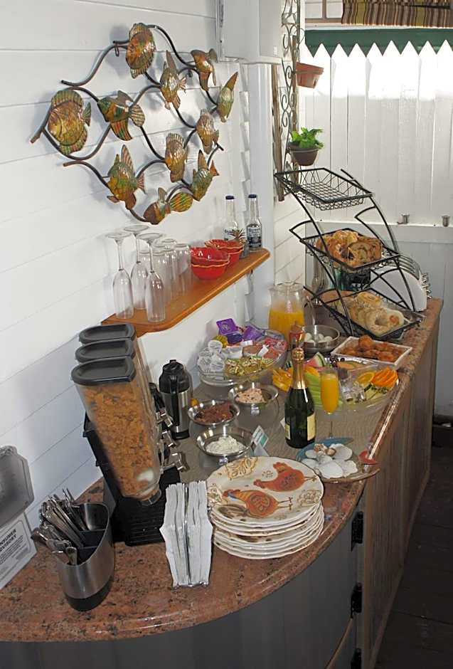 Seascape Tropical Inn