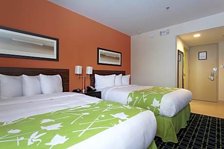 Queen Room with Two Queen Beds - Non-Smoking