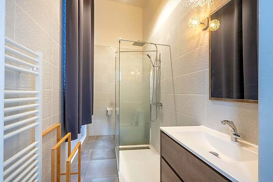 Château Fourclins Domaine privatif 16 personnes Parc & Bassin naturel Proche Toulouse