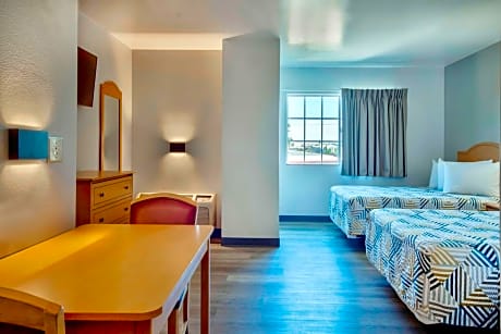 Deluxe Quadruple Room - Smoking